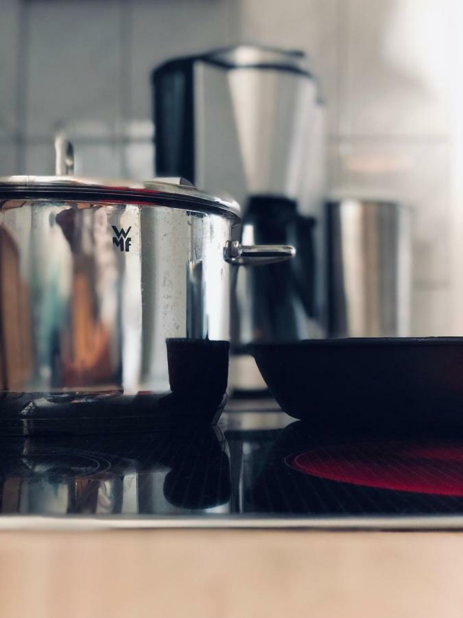 Parkplatz Und Balkon - Burberg'S Heimathafen In Wiesbaden Eksteriør bilde