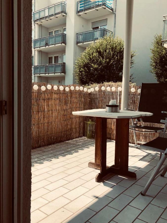 Parkplatz Und Balkon - Burberg'S Heimathafen In Wiesbaden Eksteriør bilde
